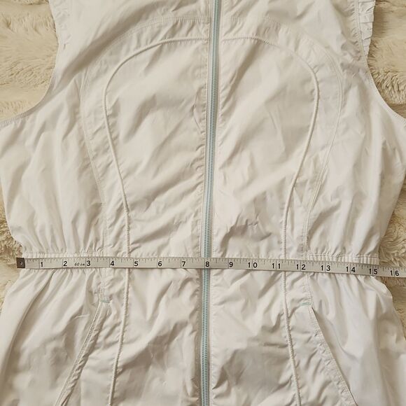 Lululemon Sleeveless Lightweight Vest In White Size 8 New No Tag - Picture 14 of 15